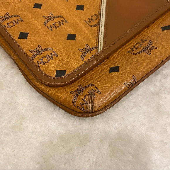 MCM LIMITED EDITION UNISEX CROSSBODY - Picture 5 of 9